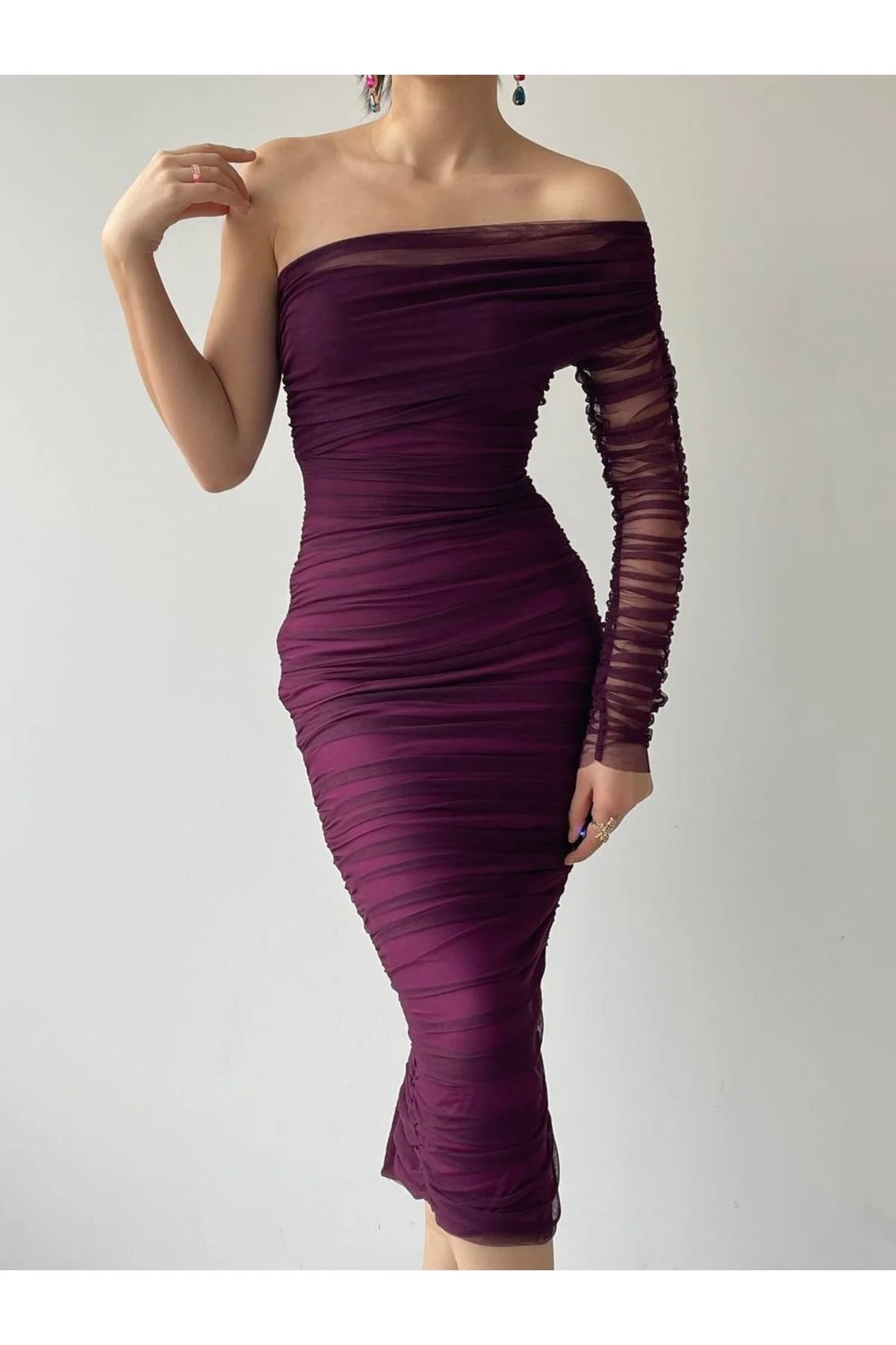 SONREİR  Midi-Tüllkleid mit einem Ärmel