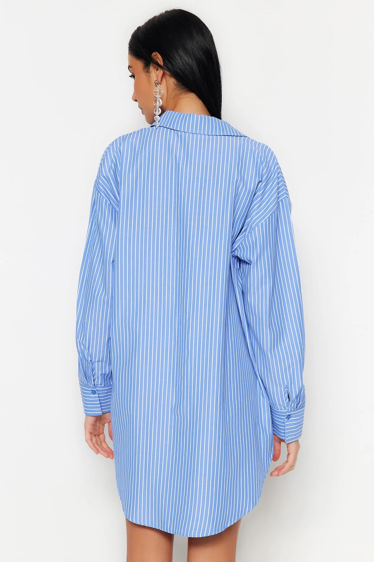 Trendyol Collection  Blau gestreiftes Webhemd TBESS22GO0664