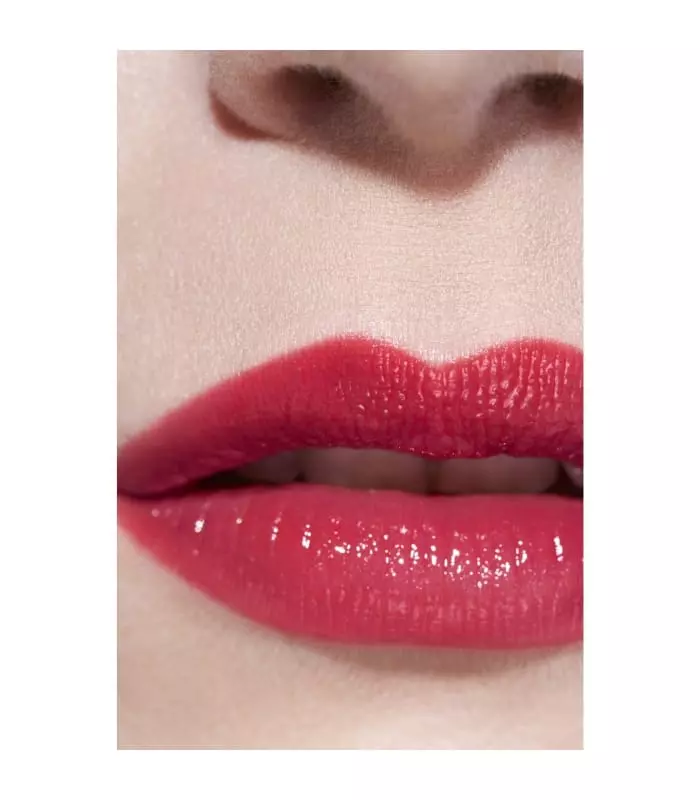 ROUGE COCO FLASH La Couleur, la Brillance, l'Intensité en un Éclair