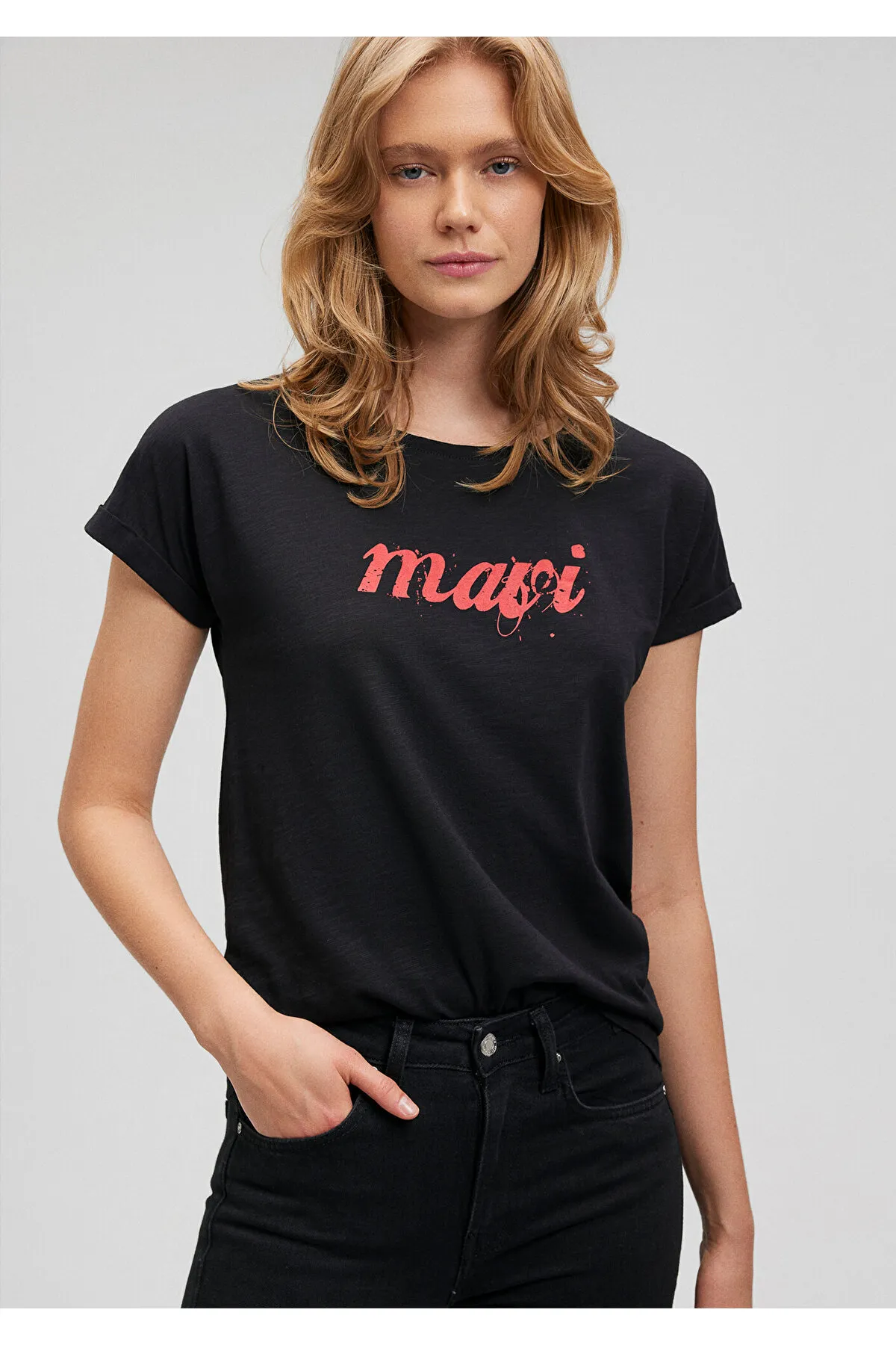 Mavi  Schwarzes T-Shirt mit Logodruck, Slim Fit / Slim Fit 166422-900