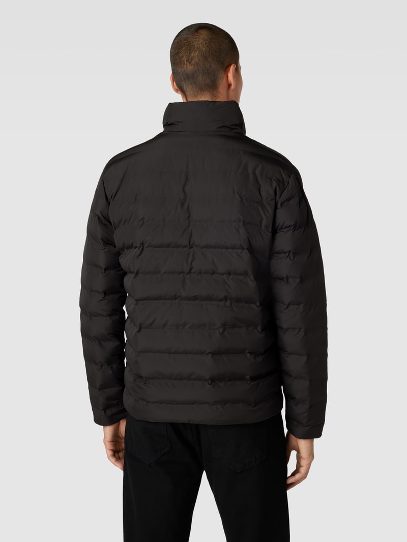 Steppjacke mit Reißverschluss in schwarz