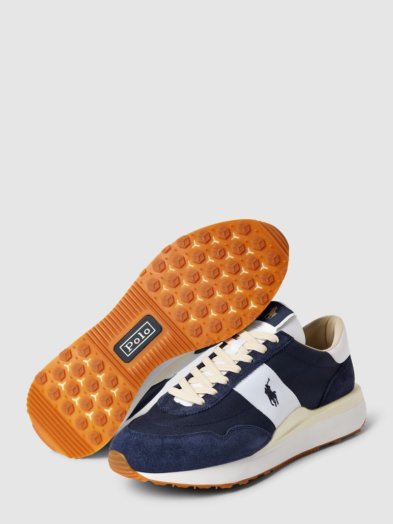 Sneaker mit Label-Details in marineblau
