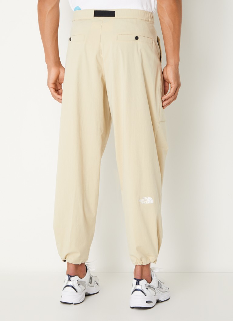 Pantaloni slim fit cu curea The North Face TNF x Yinka Ilori