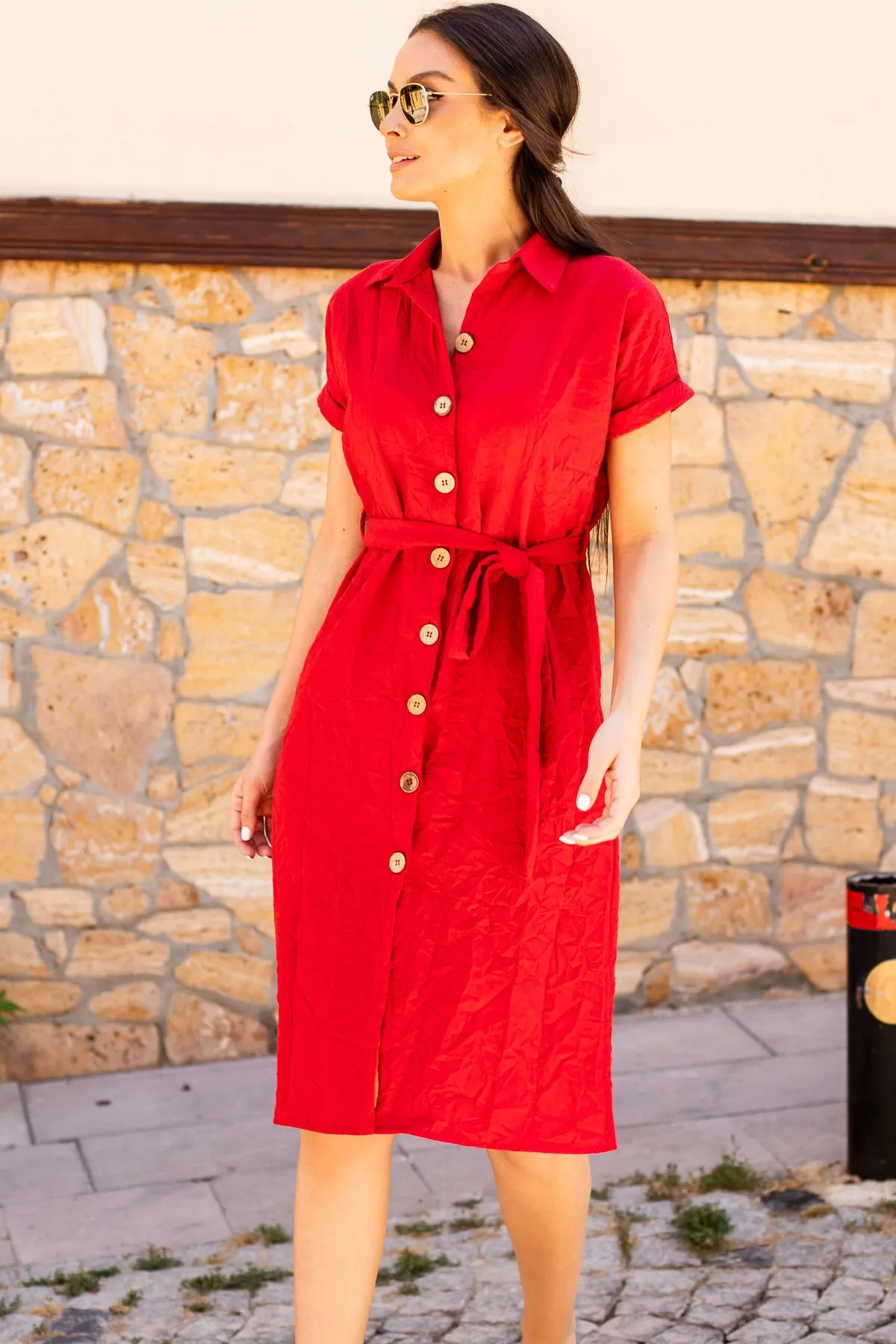 armonika  Kurzärmliges Hemdkleid für Damen mit rotem Taillengürtel und Gürtel Arm-19Y001068