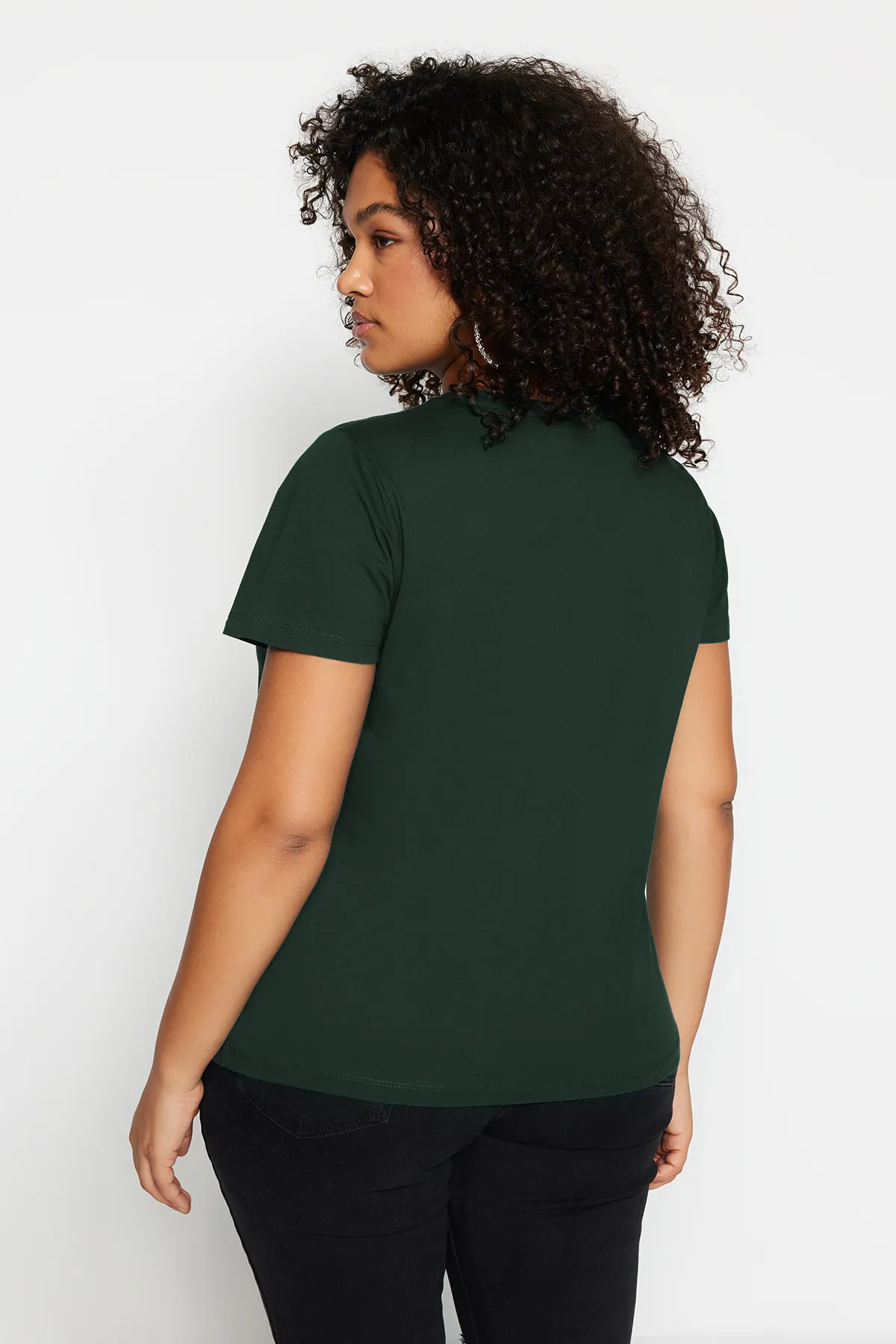 Trendyol Curve  Smaragdgrünes Basic-Strick-T-Shirt mit Rundhalsausschnitt TBSSS22TS0733
