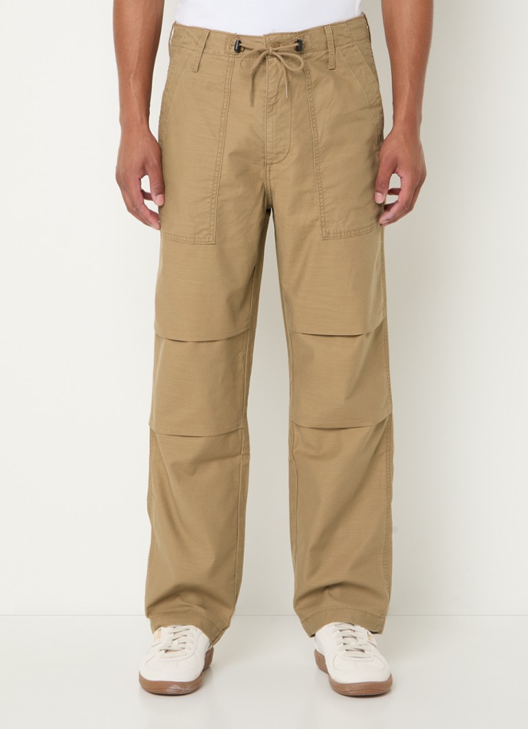 Blugi Levi's cu croi larg și buzunare laterale