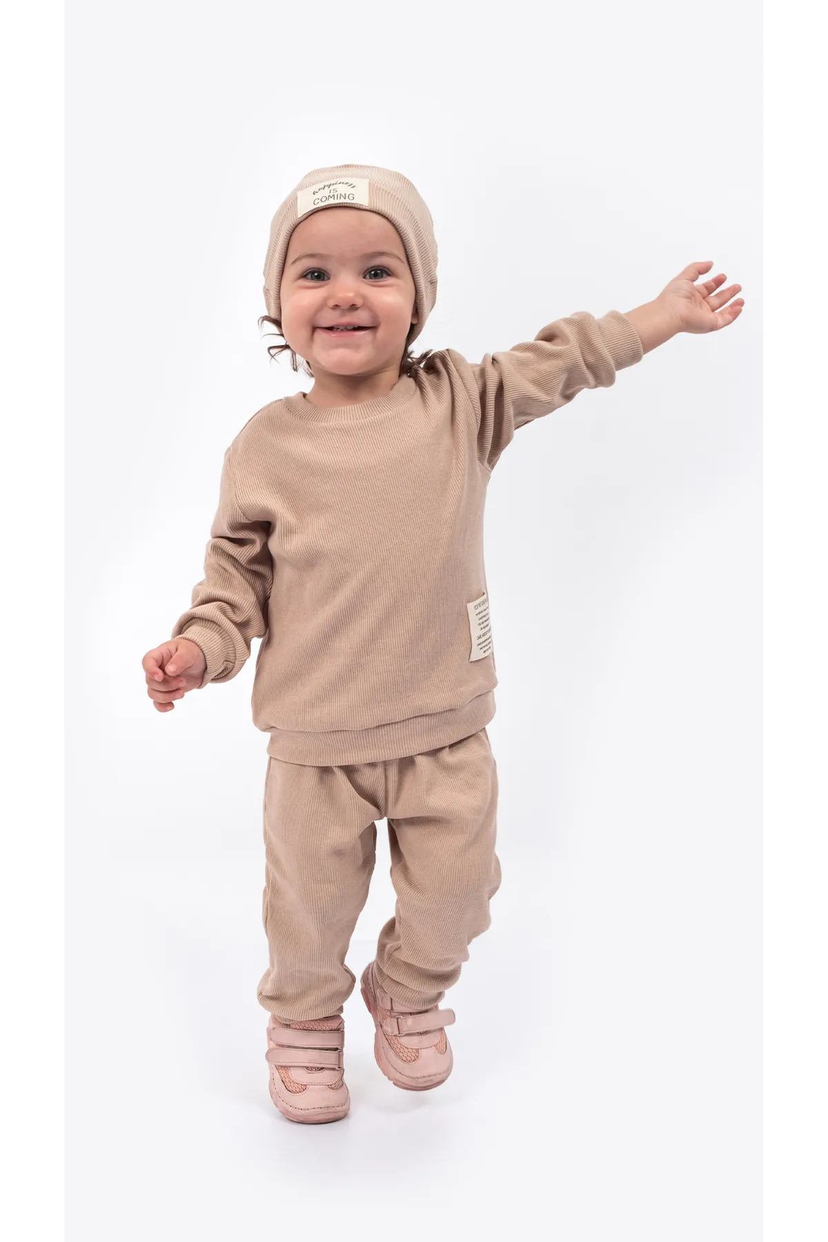 Bubito  Unisex-Hut mit Wappendetail, schnurgebundenes 3-teiliges Set aus Unter- und Oberteil, Beige