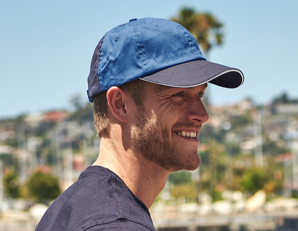 e.s. Cap color