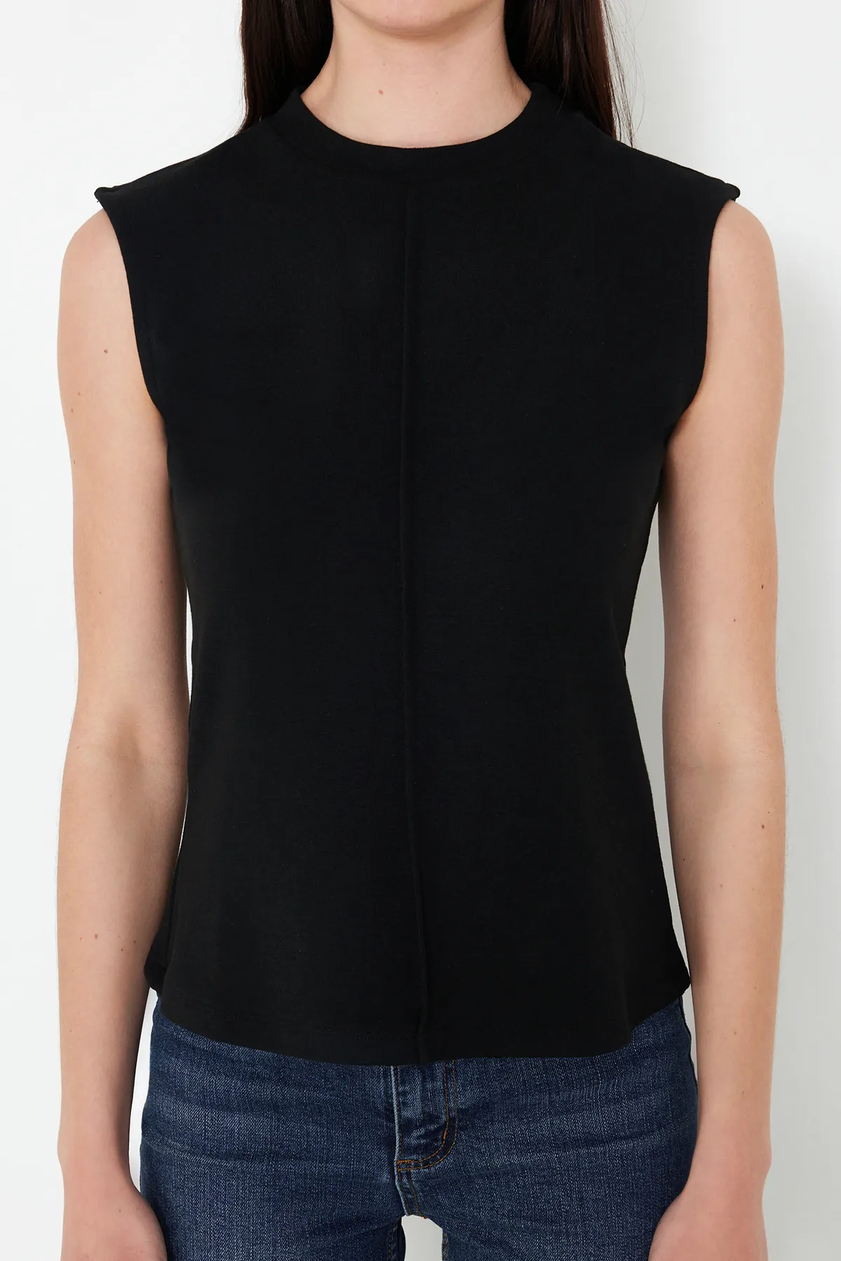 Trendyol Collection  Schwarze figurbetonte/taillierte Stretch-Strickbluse aus Viskose/weichem Stoff TWOSS24BZ00432