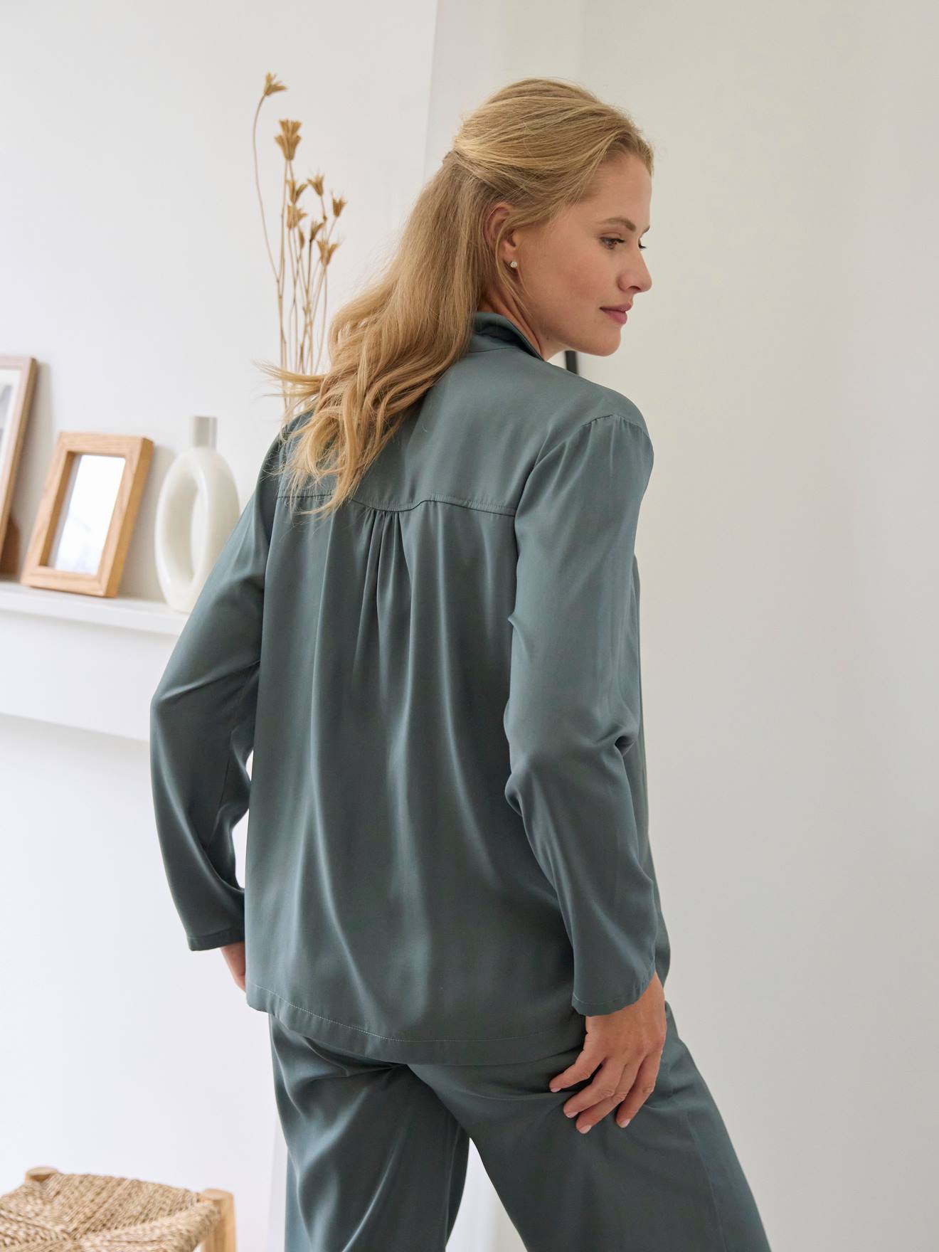 Ensemble 2 pièces pyjama satin grossesse et allaitement gris ardoise
