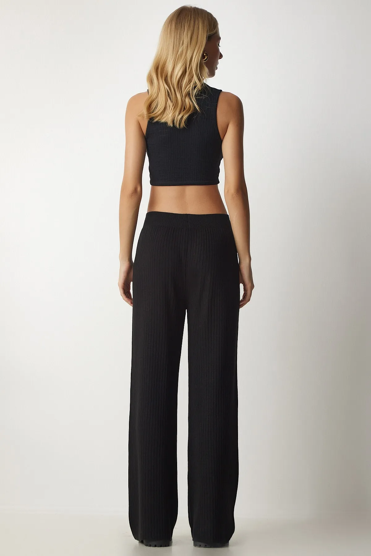 Happiness İstanbul  Schwarze gerippte Strickhose für Damen Kİ00096