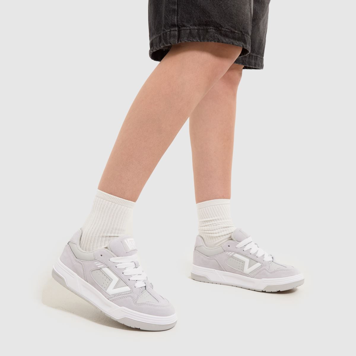 Vans – Ljusgrå Upland-sneakers