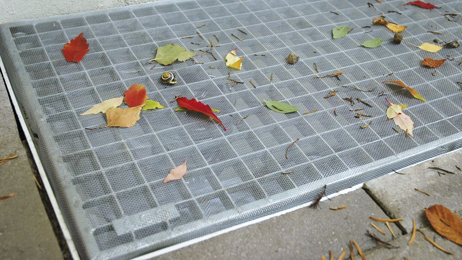 ACO Severin Ahlmann GmbH & Co. KG Kellerfenster ACO Laub- und Insektenschutzgitter für Lichtschächte 140x75 cm Schutzgitter Kellerschacht Laubschutz Gitter Insektenschutz, hohe Trittsicherheit, reisfestes und witterungs- / UV-beständiges Fieberglasne
