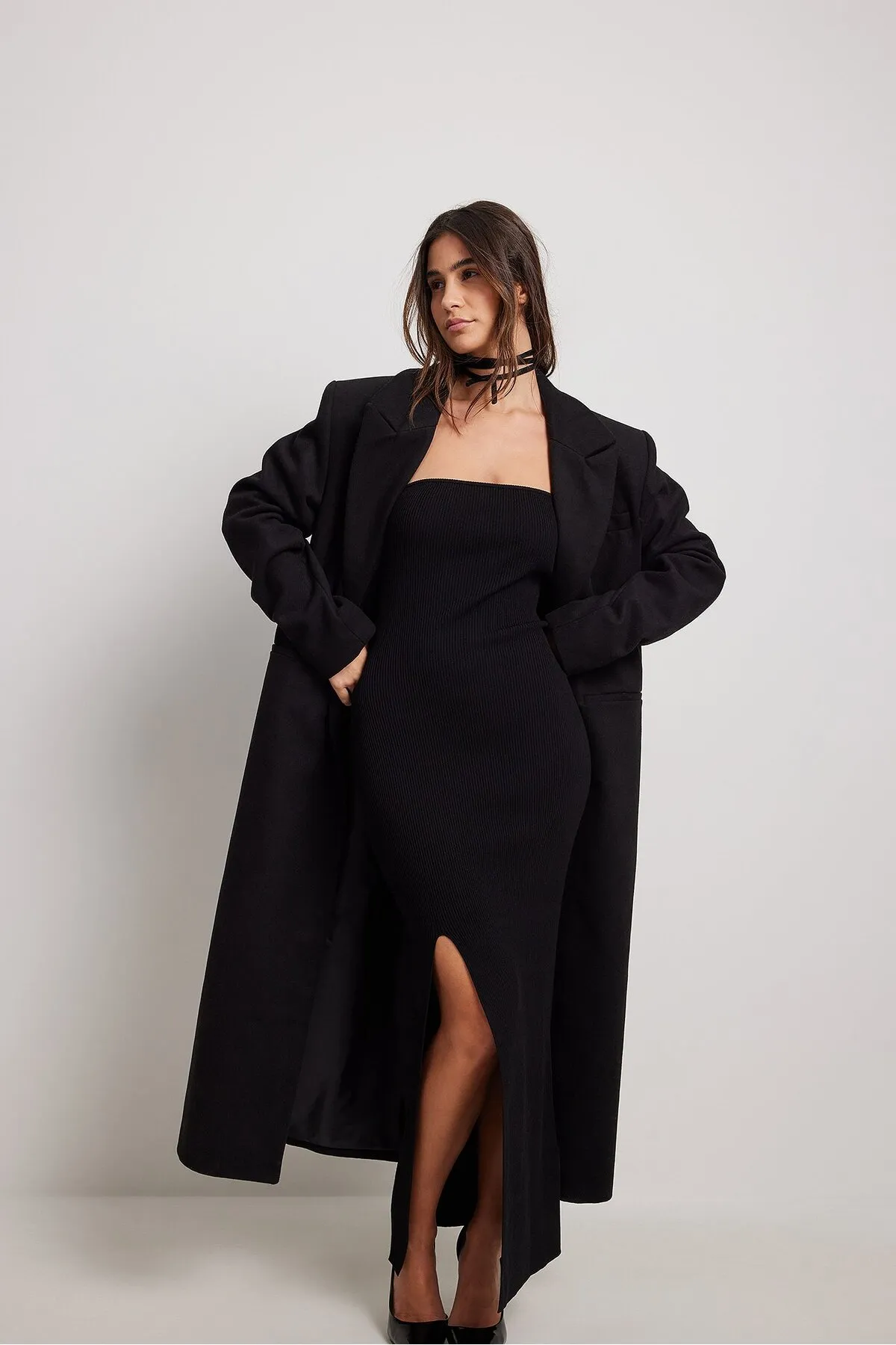 NA-KD  Fein gestricktes Schlauchkleid mit hohem Schlitz