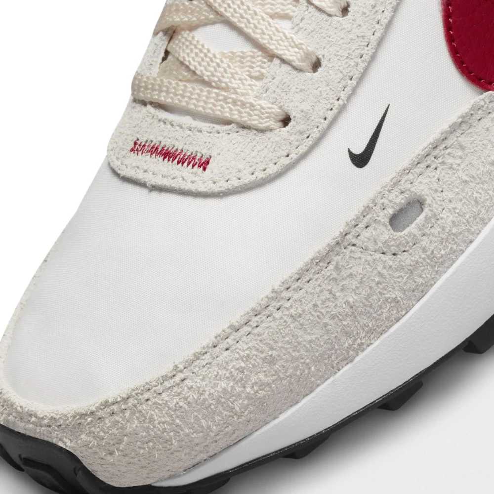 Nike Waffle One SE DX4309-100 / weiss