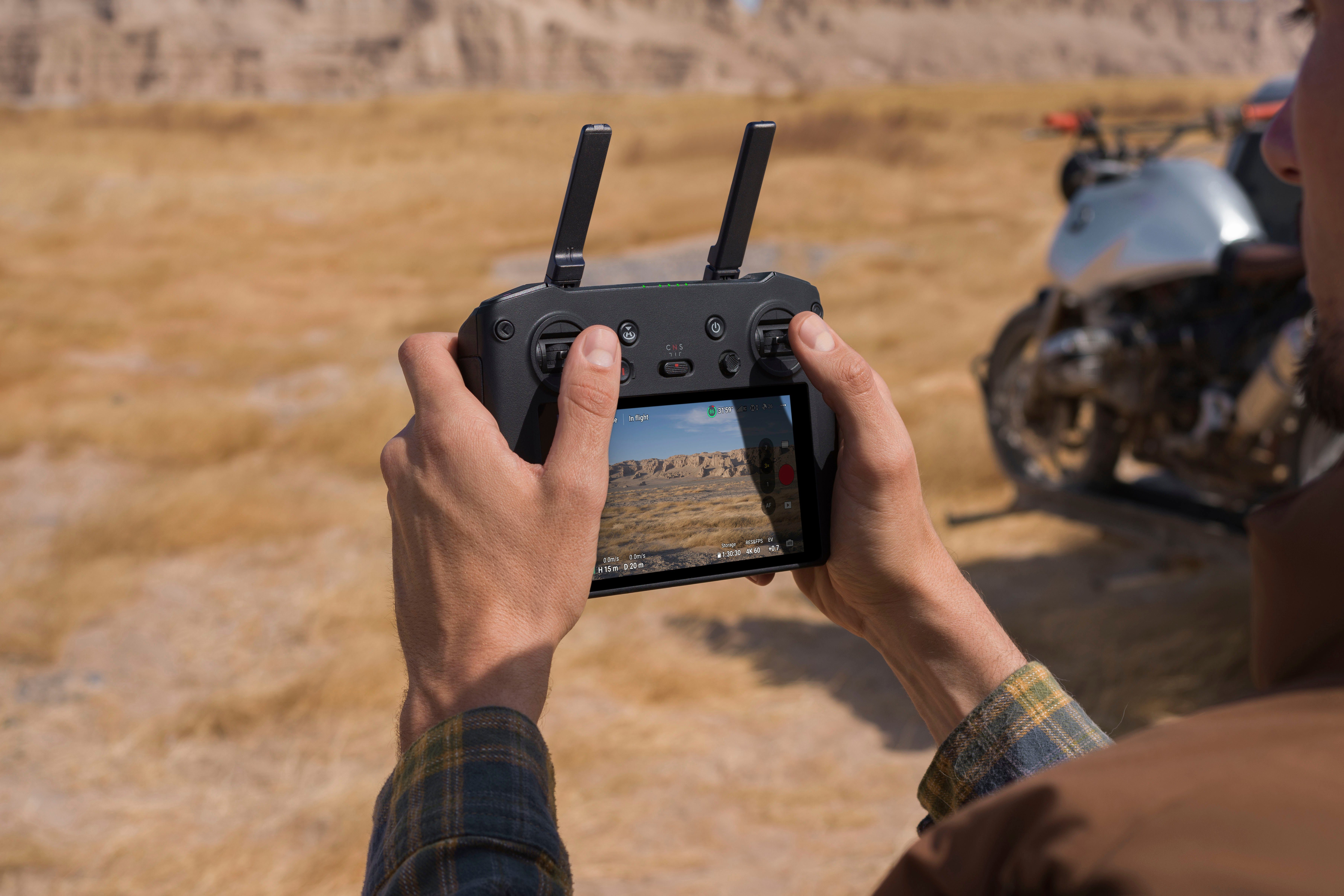 DJI Mavic 3 Pro Fly More Combo (DJI RC PRO) Drohne (5,1K)