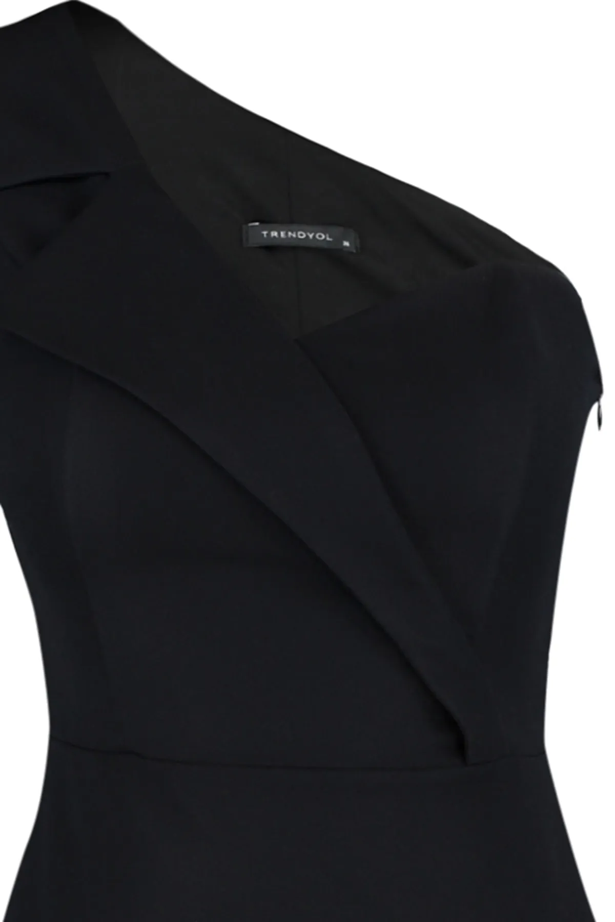 Trendyol Collection  Elegantes Abendkleid mit schwarzem Kragen und Ausschnitt TPRSS19UT0112