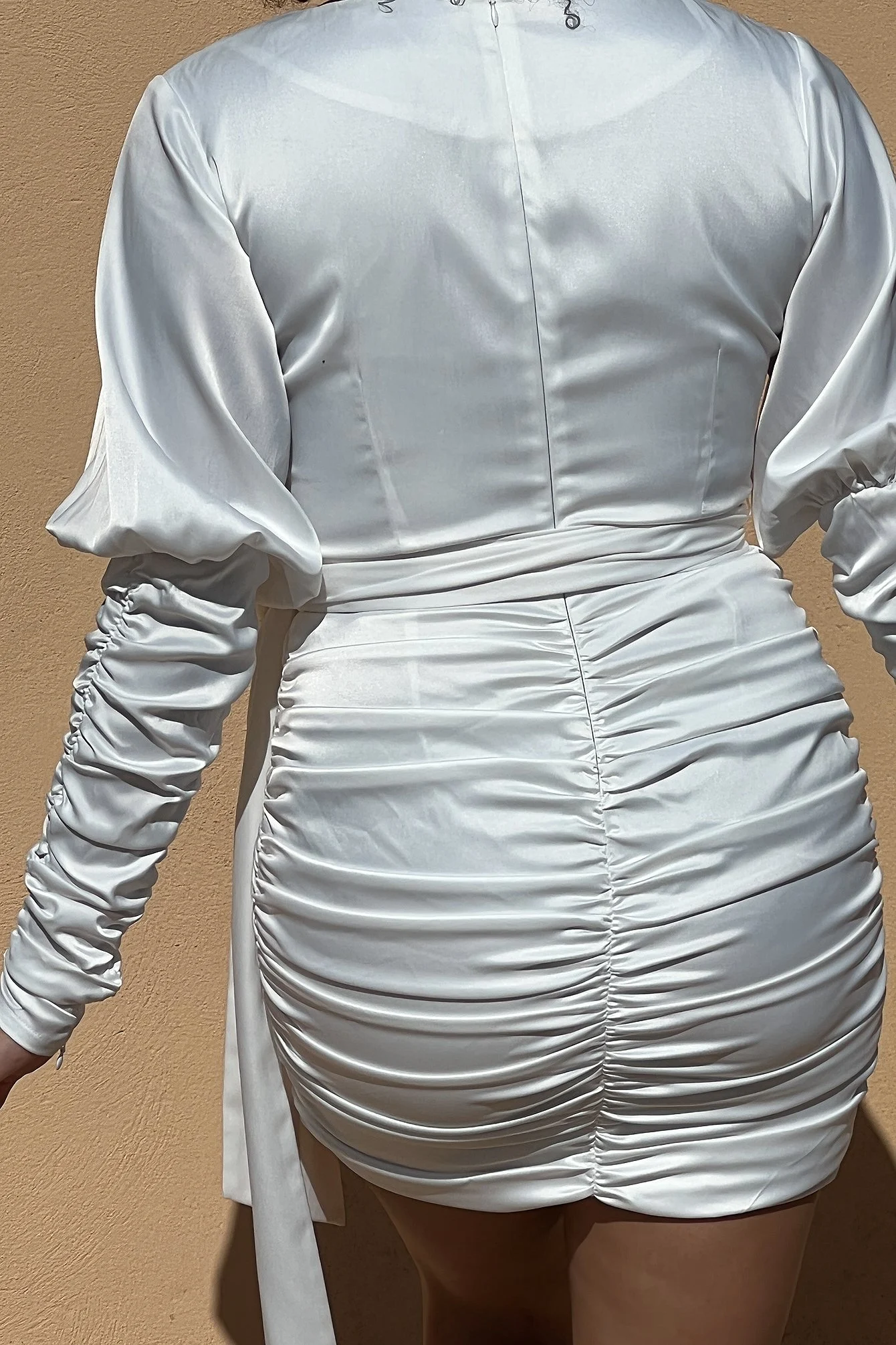Recyceltes gerafftes Minikleid