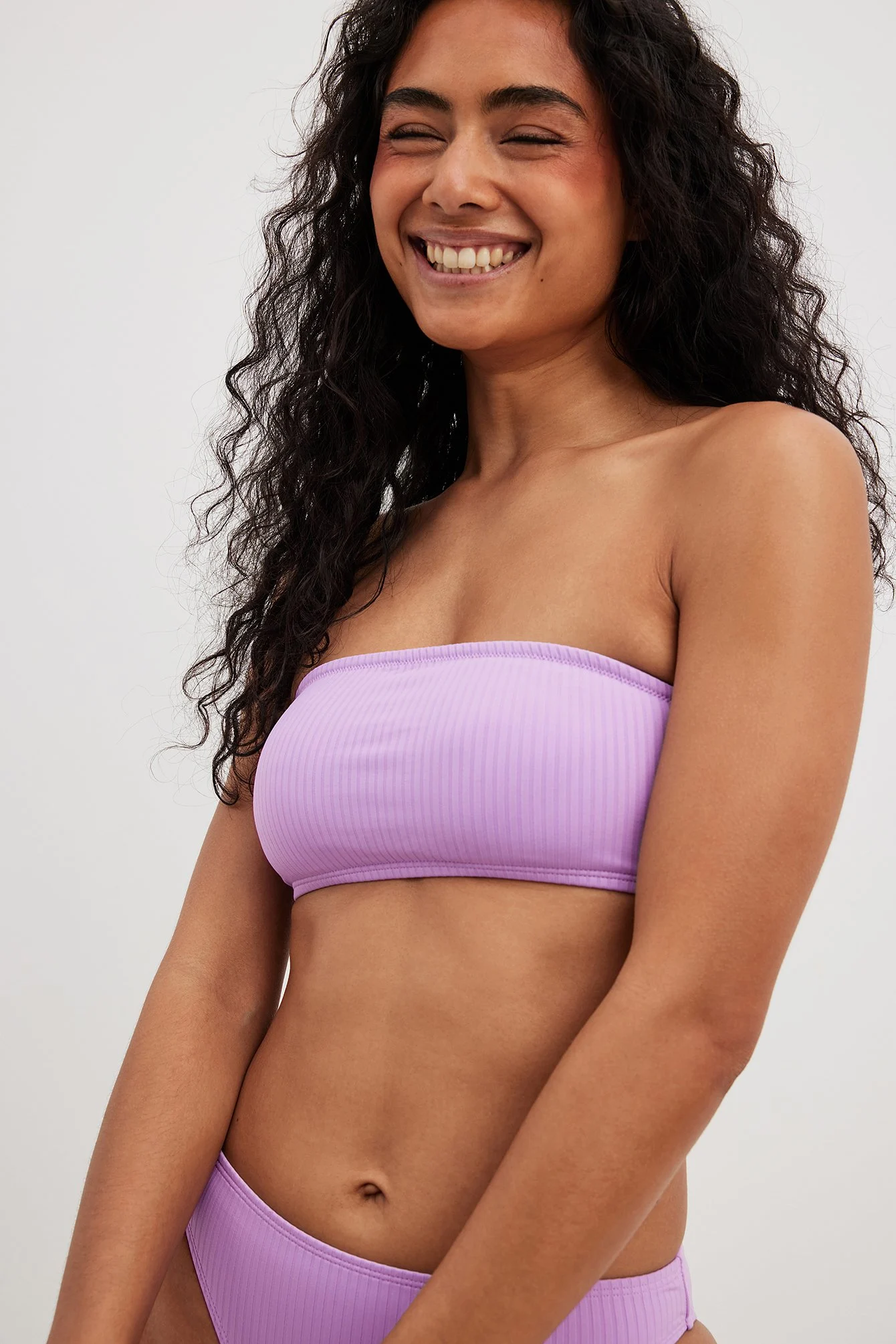 Geripptes Bandeau-Bikini-Oberteil