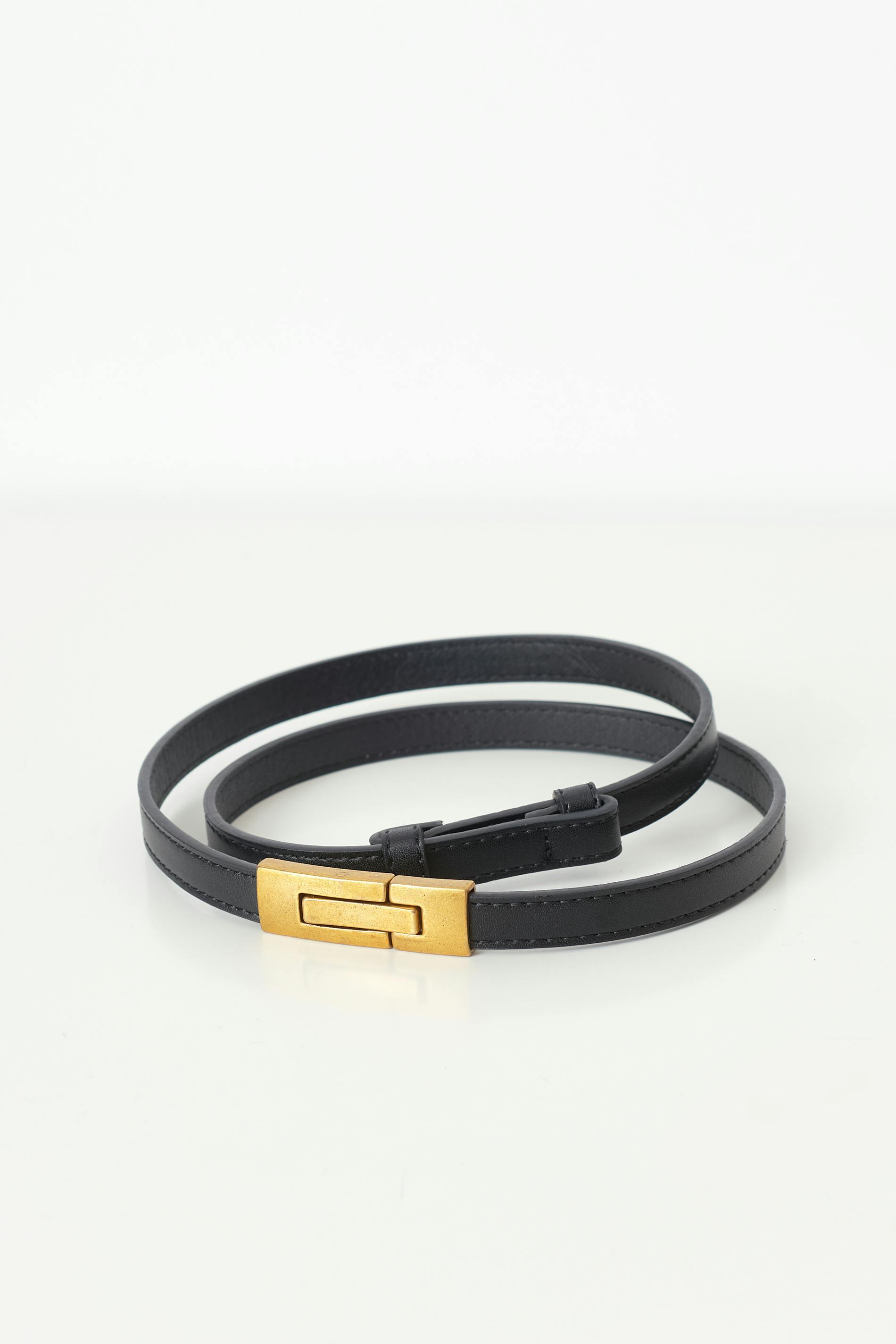 Thin buckle belt
