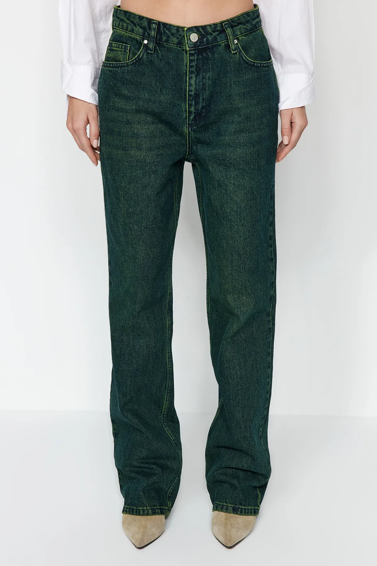 Trendyol Collection  Dunkelblaue Vintage-Jeans mit niedriger Taille und weitem Bein in blassem Effekt TWOAW24JE00304