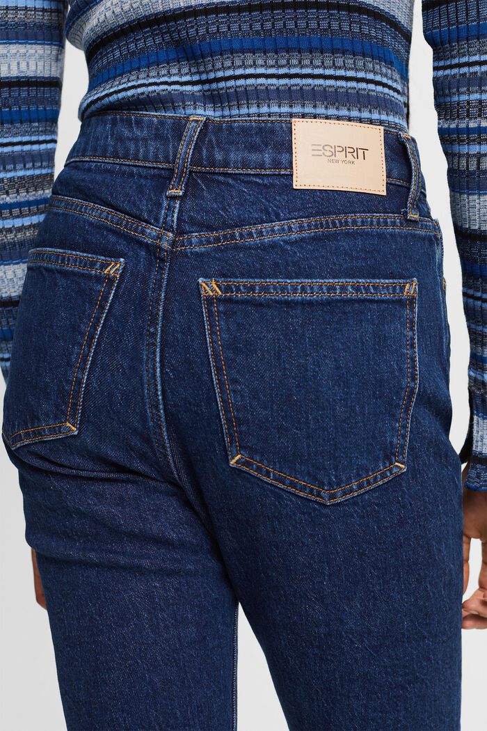 Schmal geschnittene Retro-Jeans mit hohem Bund