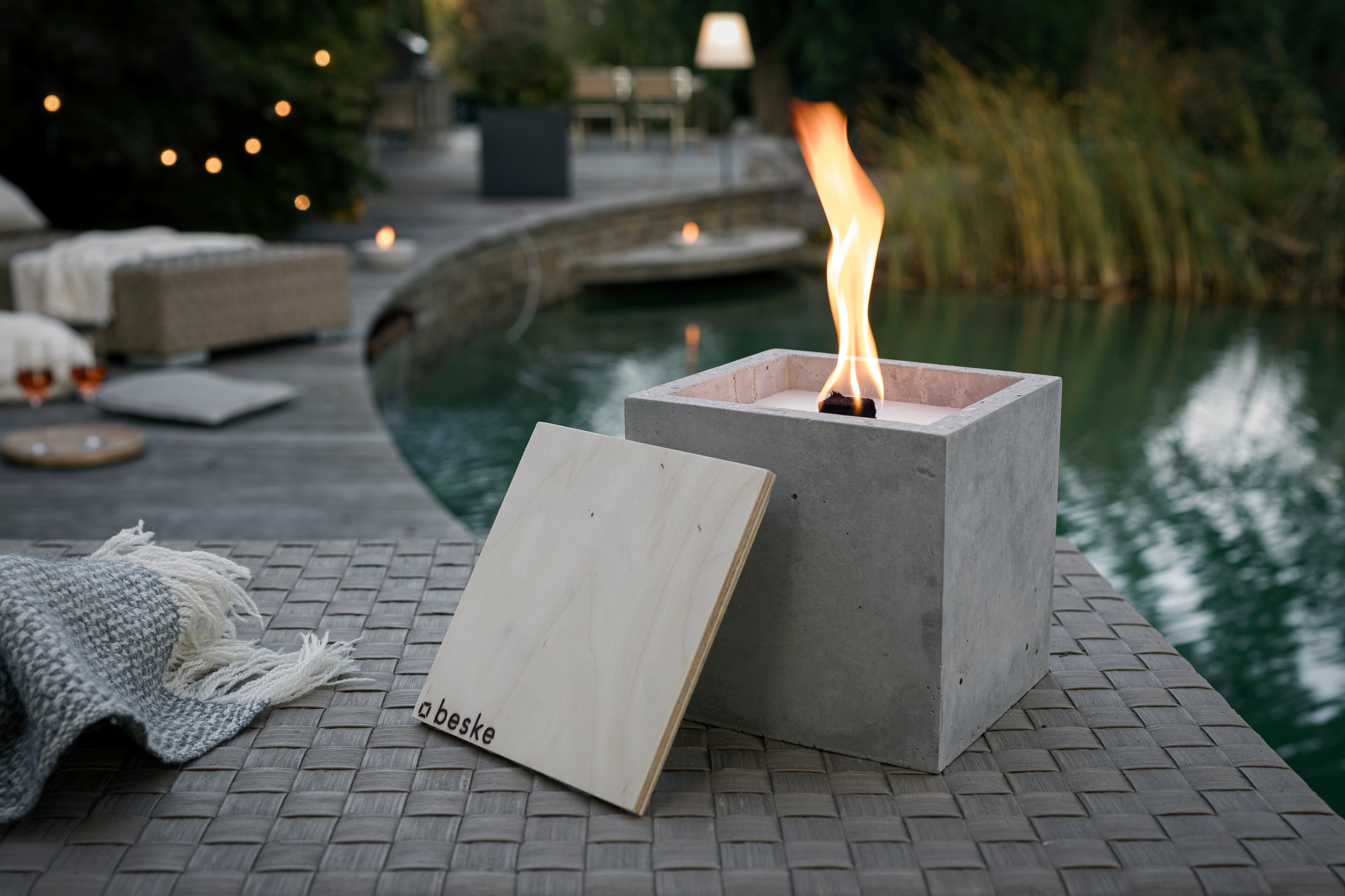 beske Outdoorkerze Betonfeuer® - Fuego mit Dauerdocht Kerzenfresser Tischfeuer (17x17x17), Unendliche Brenndauer