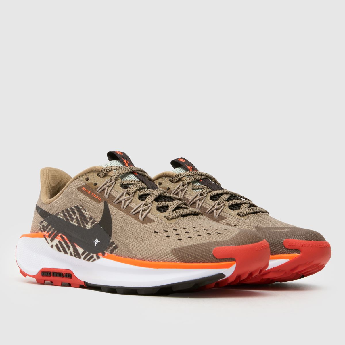 Nike khaki Pegasus Trail 5 ungdomsskor