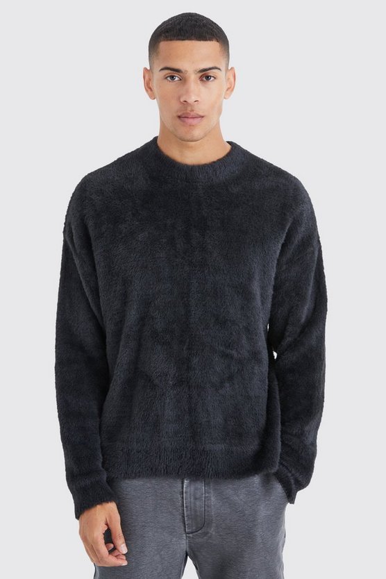 Kastiger flauschiger Rundhals-Pullover