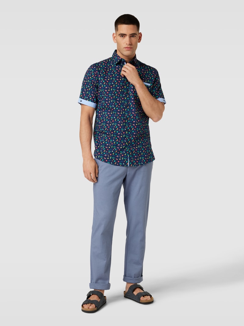 Freizeithemd mit Brusttasche in marineblau