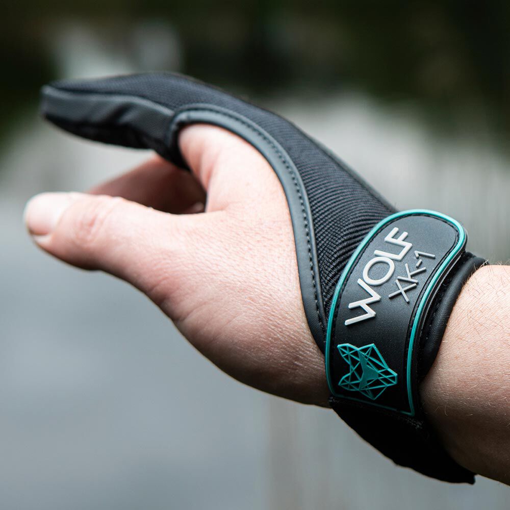 wolf kevlar casting glove black