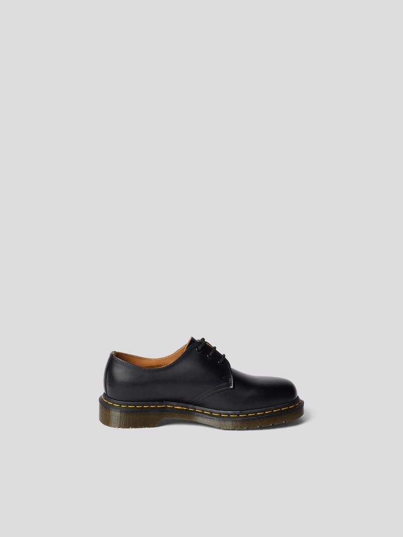 Halbschuhe aus Leder in schwarz