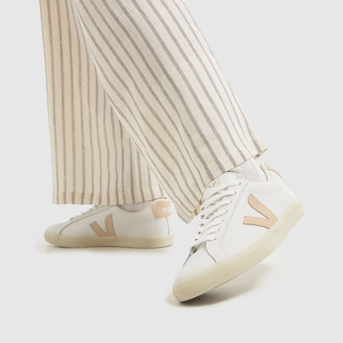 VEJA esplar sneakers i vit & beige