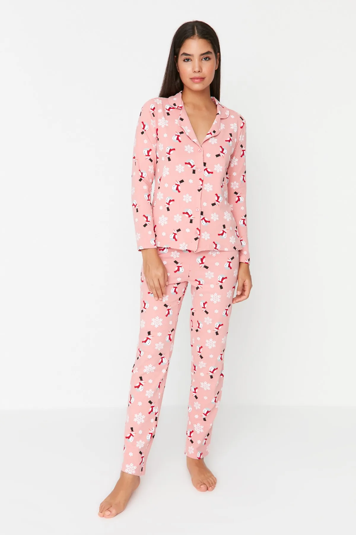 Trendyol Collection  Mehrfarbiges, gemustertes Strickpyjama-Set aus 100 % Baumwolle THMAW21PT0775