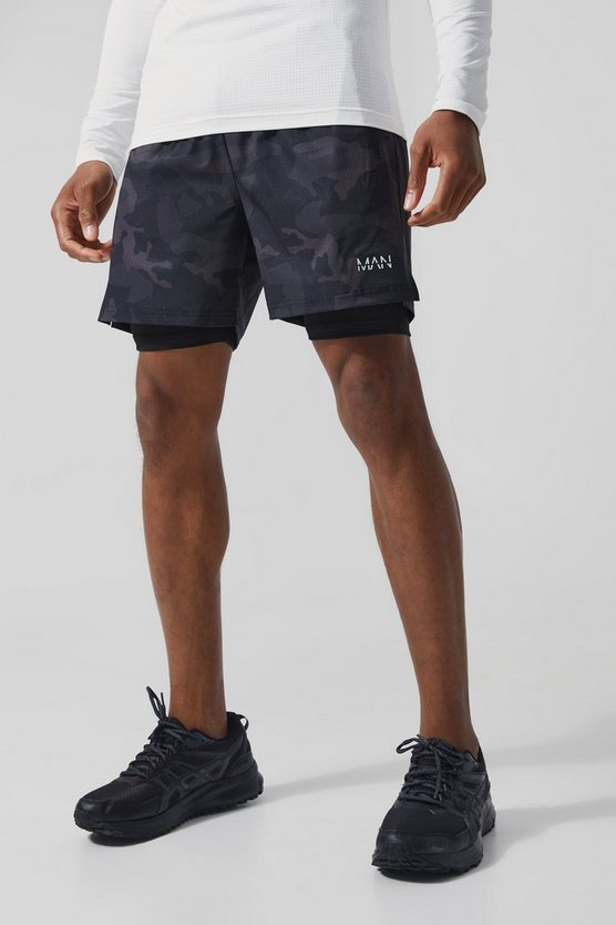 Man Active 2-in-1 Shorts mit Camouflage-Print