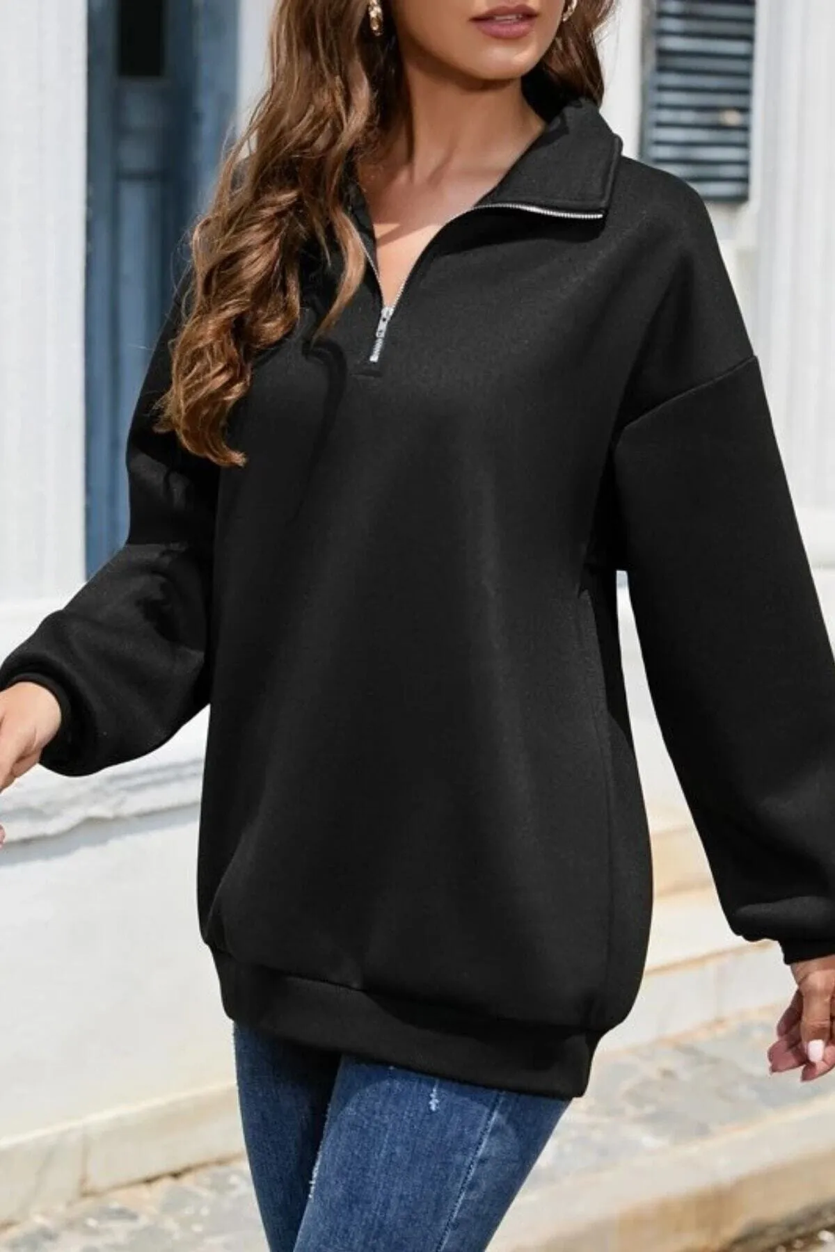 MODAGEN  Unisex-Sweatshirt in Schwarz mit halbem Reißverschluss und hohem Kragen
