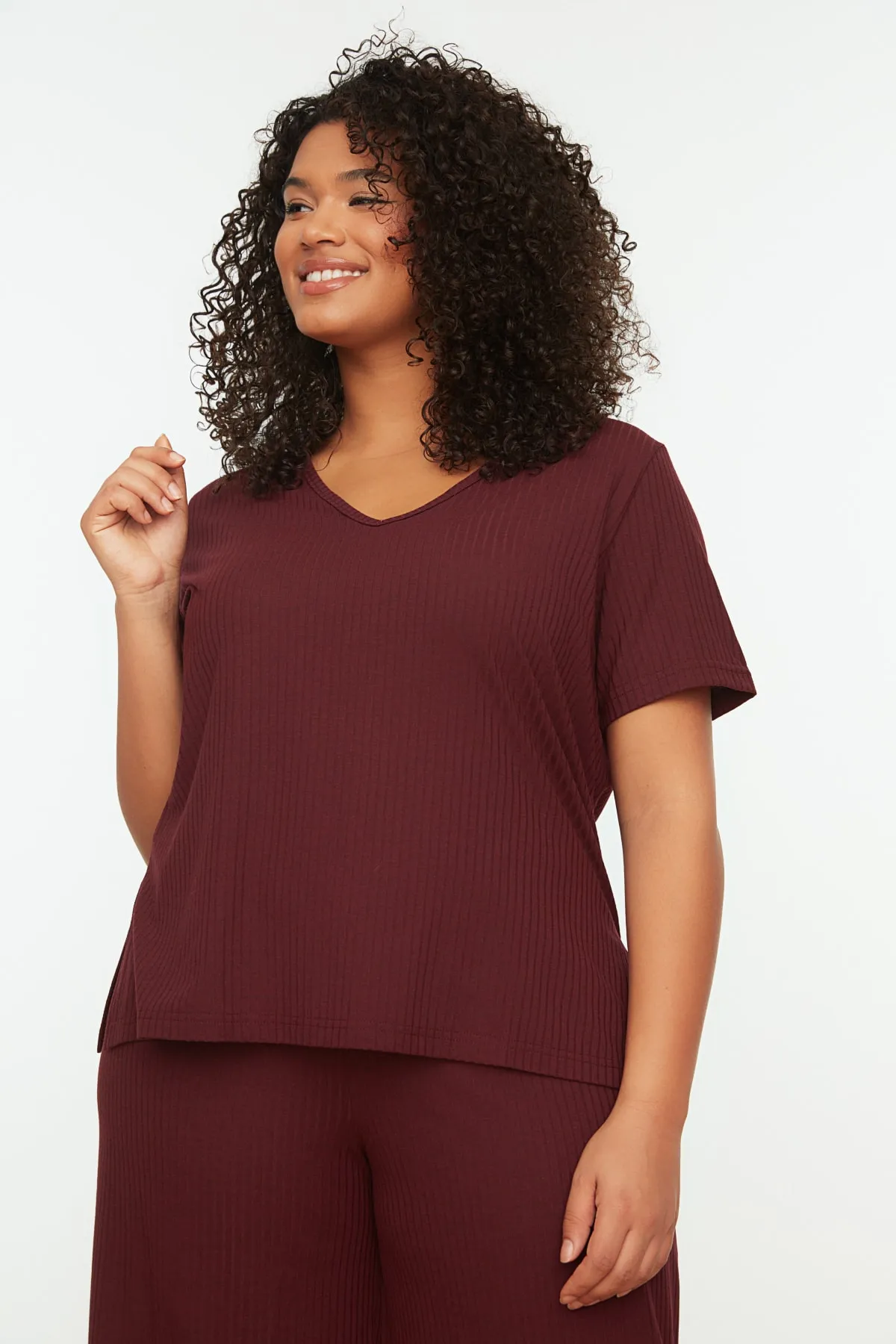 Trendyol Curve  Weinrotes Pyjama-Set aus Strick