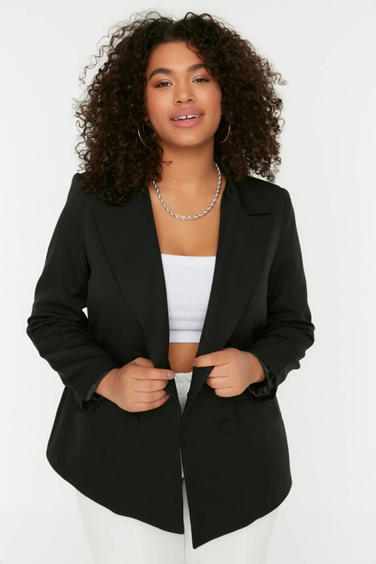 Trendyol Curve  Schwarze gewebte Blazerjacke mit Doppelverschluss TBBSS22CE0180