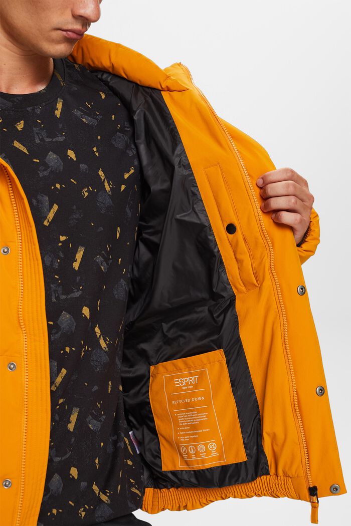 Daunenjacke mit Kapuze