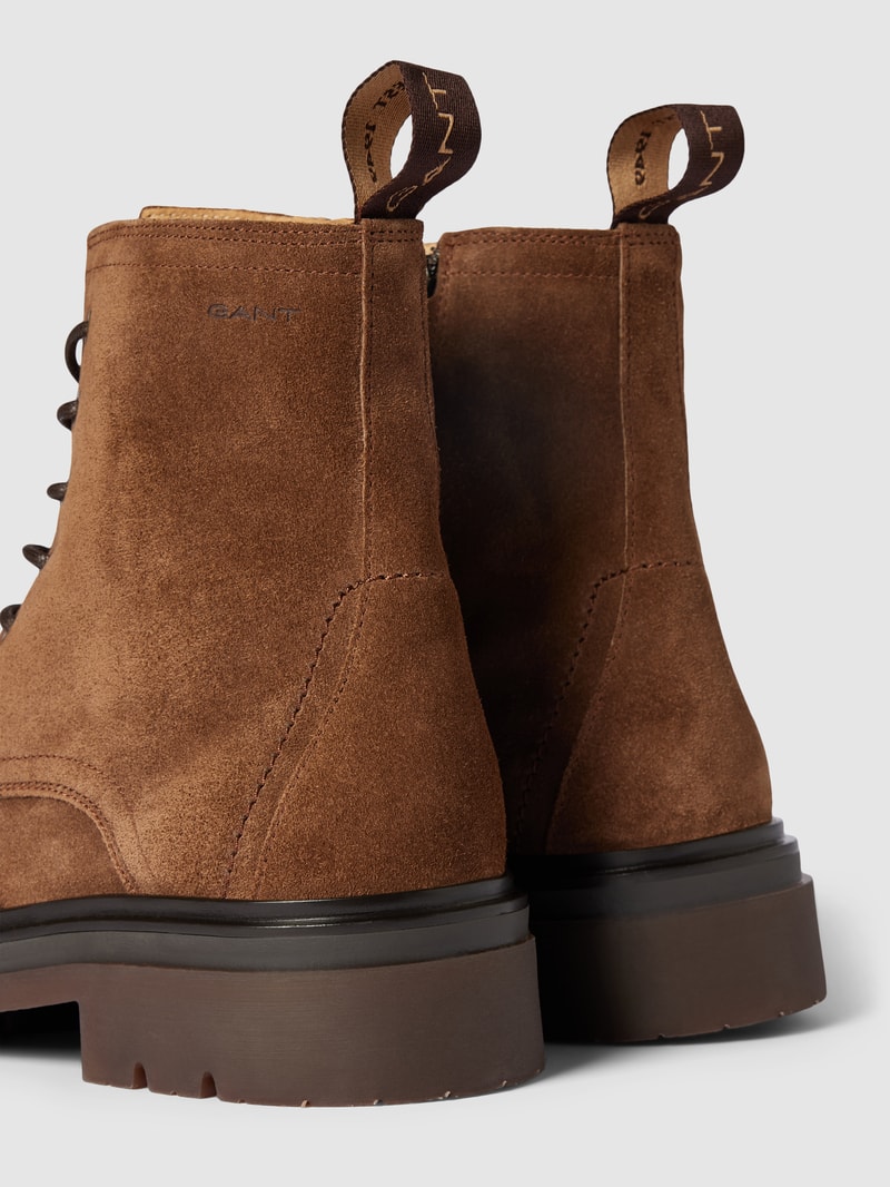 Schnürstiefel mit strukturierter Sohle in hellbraun