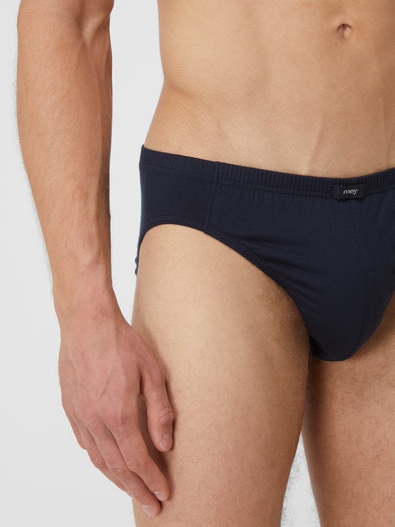 Slip aus Lyocellmischung in schwarz