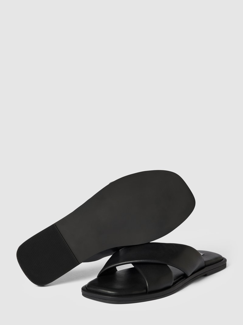 Slides mit gekreuzten Riemen in schwarz