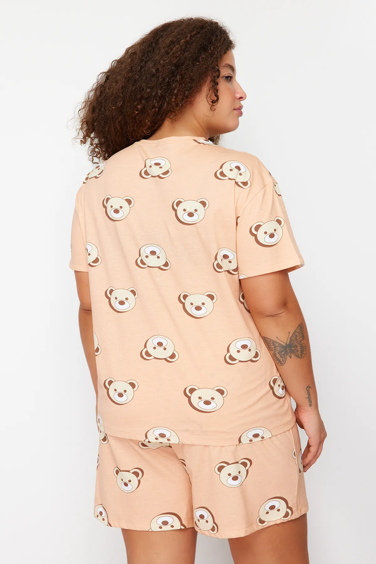Trendyol Curve  Lachsfarbenes Pyjama-Set aus Baumwollstrick mit Teddybär-Aufdruck TBBSS23AI00022