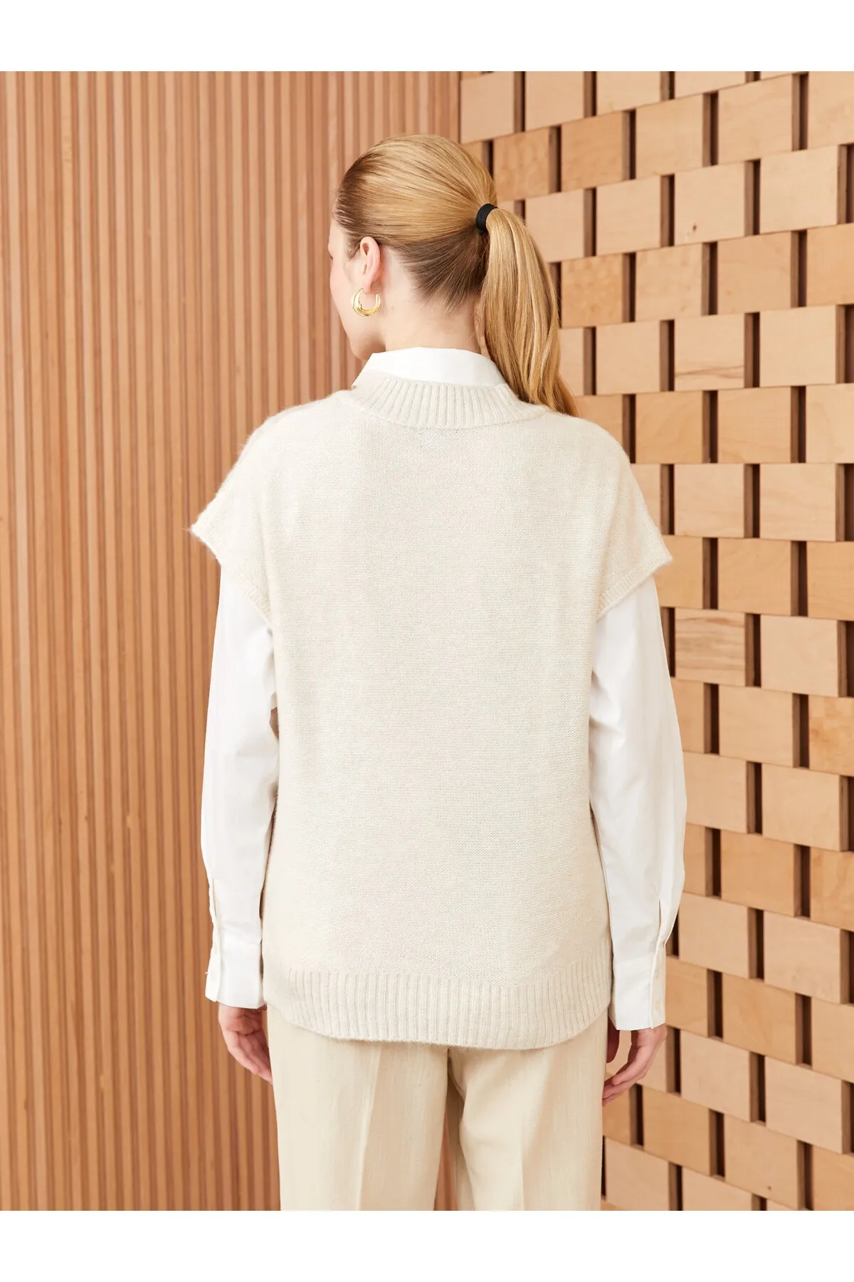 LC Waikiki  Selbstgemusterter Oversize-Strickpullover für Damen mit V-Ausschnitt