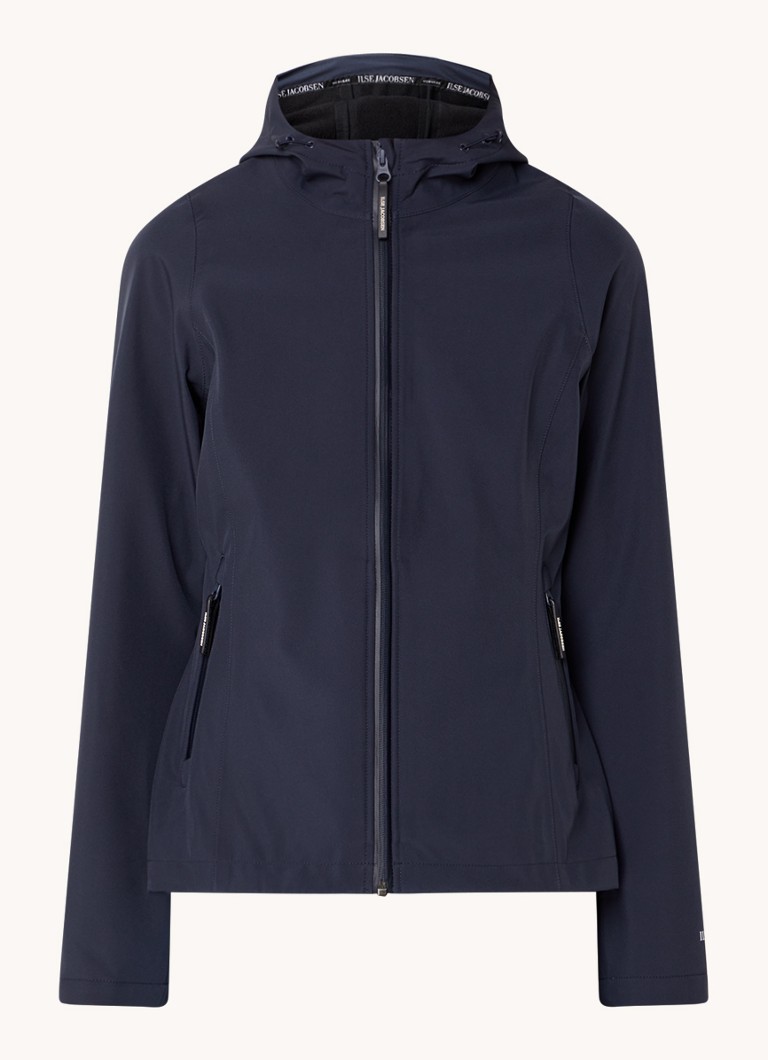 Jaqueta softshell Ilse Jacobsen com capuz e bolsos com zíper.
