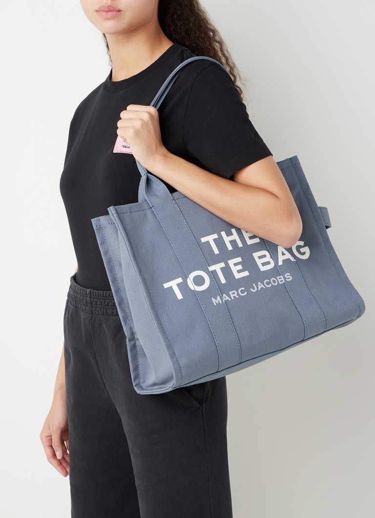 Geantă mică maro cu logo Marc Jacobs imprimat