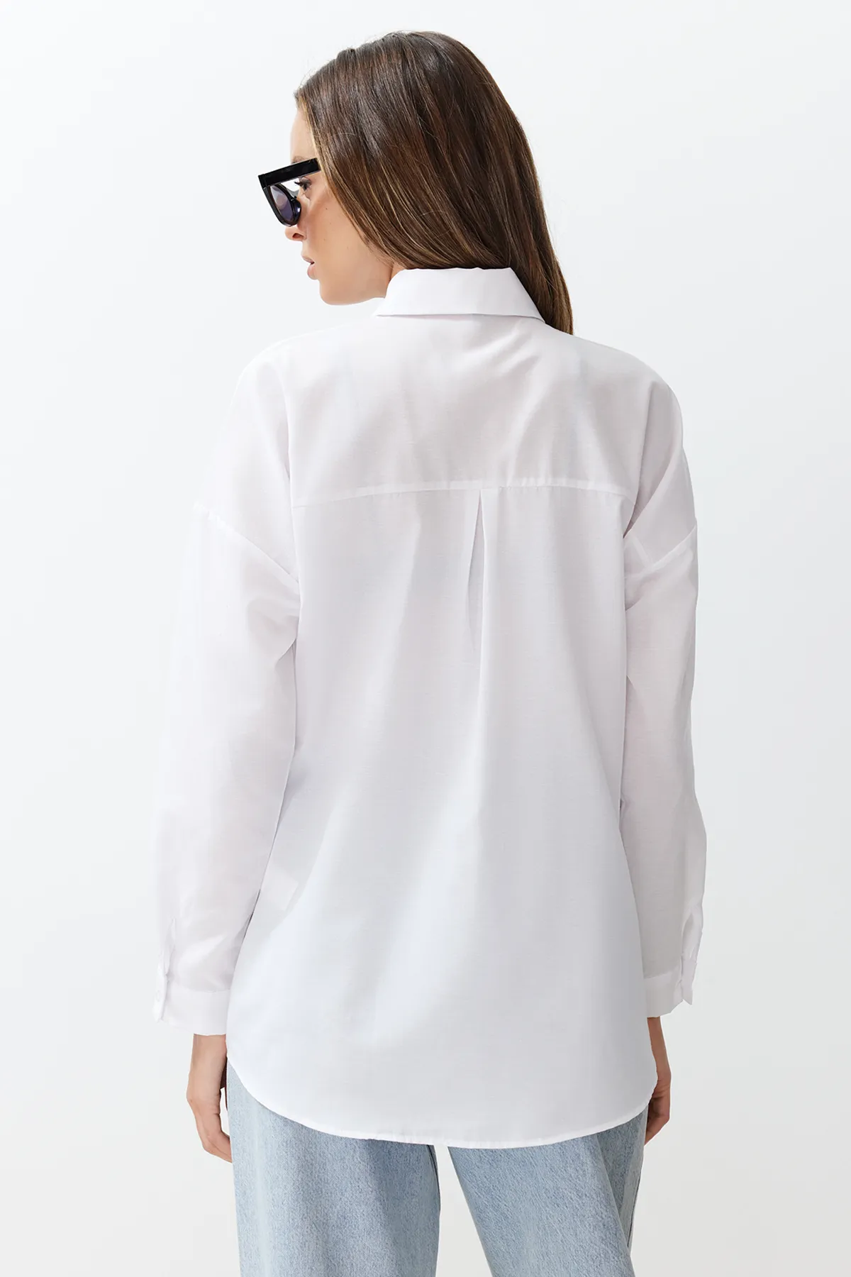 Trendyol Collection  Ecru gewebtes Hemd - Regular Fit, Formgewebt, TWOSS24GO00127