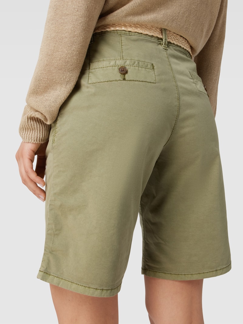 Shorts mit Gürtel in khaki