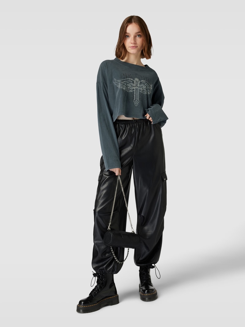 Oversized cropped Longsleeve mit Ziersteinbesatz in anthrazit