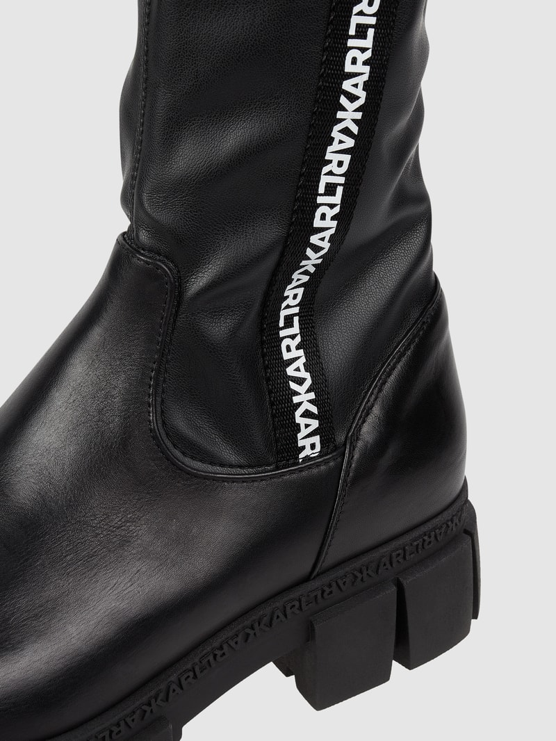 Overknees in Leder-Optik in schwarz